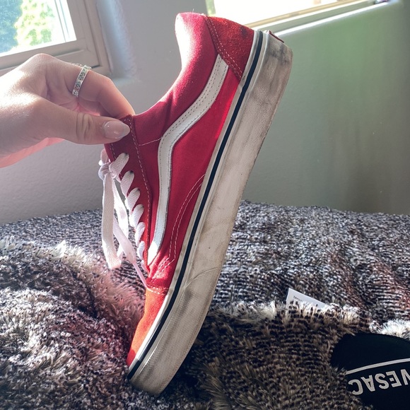 Red vans - Picture 2 of 3